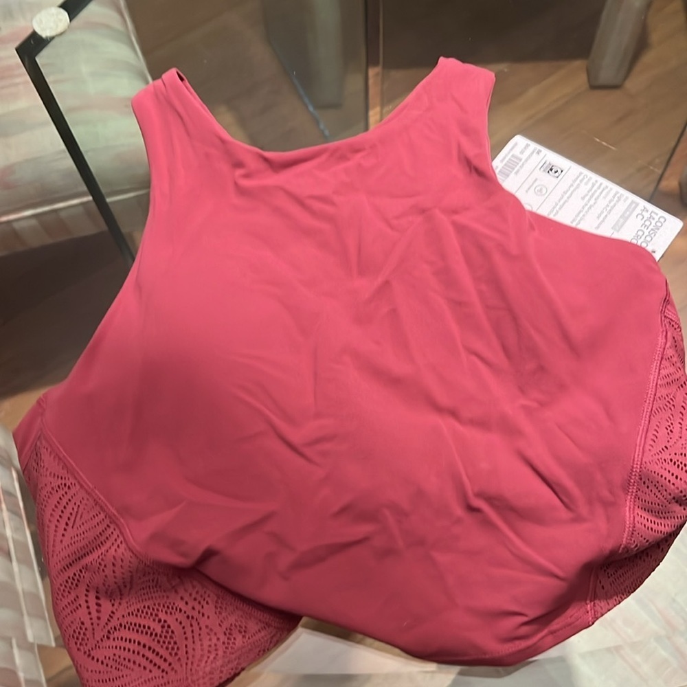 Athleta Conscious Lace crop , cups A-C - Picture 3 of 6